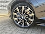 Volvo V60 T8 Plug-in hybrid AWD Plus Dark Performance Black Edition | Panoramadak | Harman Kardon | Extra geting glas | 20 inch | Polestar Optimalisatie|