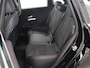 Mercedes-Benz B-klasse 180 Business Solution AMG | Panoramadak | Winter pakket | Memory stoelen | Trekhaak | Parkeercamera | Sfeerverlichting |