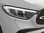 Mercedes-Benz GLC 300e 4MATIC Business Solution AMG | Advanced plus pakket | Nightpakket | Middenconsole metaalstructuur | Trekhaak | 19” vijfspaaks lichtmetalen AMG-velgen | URBAN GUARD Plus | Warmtewerend, donkergetint glas |