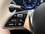 Mercedes-Benz CLA 200 Business Solution Luxury 58 kWh | Advanced Plus pakket | Winterpakket | Rijassistentiepakket Plus | Warmtewerend, donkergetint glas | Massagefunctie | Sierdelen openporig bruin eikenhout met aluminium lijnen | Vast panoramadak |