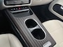 Mercedes-Benz CLA 200 Business Solution Luxury 58 kWh | Advanced Plus pakket | Winterpakket | Rijassistentiepakket Plus | Warmtewerend, donkergetint glas | Massagefunctie | Sierdelen openporig bruin eikenhout met aluminium lijnen | Vast panoramadak |