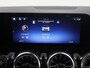 Mercedes-Benz B-klasse 180 Star Edition AMG Line | Trekhaak | Panoramadak-schuifdak | Stuurverwarming | Sfeerverlichting