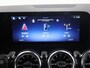 Mercedes-Benz B-klasse 180 Star Edition AMG Line | Trekhaak | Panoramadak-schuifdak | Stuurverwarming | Sfeerverlichting