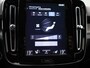 Volvo XC40 1.5 T4 Recharge Inscription | APPLE CARPLAY | ANDROID AUTO | HALF-LEDER BEKLEDING | HARMAN / KARDON | ELEKTRISCHE ACHTERKLEP | ACHTERUITRIJCAMERA | STOELVERWARMING | STUURWIELVERWARMING | NAVIGATIE | LICHTMETALEN VELGEN |