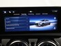 Mercedes-Benz A-klasse 180 Star Edition AMG Line | Night | Multispaaks velgen | Panoramasdak | Achteruitrijcamera | Sfeerverlichting | Keyless go |