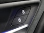 Mercedes-Benz A-klasse 180 Star Edition AMG Line | Night | Multispaaks velgen | Panoramasdak | Achteruitrijcamera | Sfeerverlichting | Keyless go |