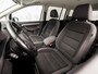 Volkswagen Touran 1.2 TSI Sport 7 Persoons (NAVIGATIE, CLIMATE, GETINT GLAS, SPORTSTOELEN, PARKEERSENSOREN, CRUISE, NIEUWE APK, NIEUWSTAAT)