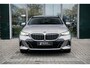 BMW 5-Serie Touring 530e xDrive | M Sportpakket | Trekhaak | Driving Assistant Plus |  Harman Kardon sound | Adaptieve LED koplampen | Adaptieve Cruise Controle |