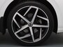 Volkswagen Golf eTSI R-Line 150pk Camera | Adapt. Cruise | Parkeersens. v+a | Stoelverw. | Trekhaak elektrisch.