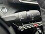 Peugeot e-2008 54KWH 156PK ALLURE AVANTAGE AUTOMAAT / NAVI / LEDER / CLIMA / LED / PDC / 17" LMV / KEYLESS / 360 CAMERA / CRUISECONTROL / 1E EIGENAAR / NIEUWSTAAT !!