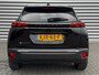 Peugeot e-2008 54KWH 156PK ALLURE AVANTAGE AUTOMAAT / NAVI / LEDER / CLIMA / LED / PDC / 17" LMV / KEYLESS / 360 CAMERA / CRUISECONTROL / 1E EIGENAAR / NIEUWSTAAT !!