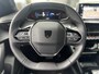 Peugeot e-2008 54KWH 156PK ALLURE AVANTAGE AUTOMAAT / NAVI / LEDER / CLIMA / LED / PDC / 17" LMV / KEYLESS / 360 CAMERA / CRUISECONTROL / 1E EIGENAAR / NIEUWSTAAT !!