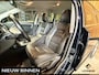 Volvo V70 2.0T Momentum. Cruise-control. leer. Trekhaak. Youngtimer.