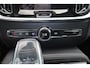 Volvo V60 T6 Recharge AWD Plus Dark - Panorama/schuifdak - IntelliSafe Assist & Surround - 360º Camera - Harman/Kardon audio - Verwarmde voorstoelen, stuur & achterbank - Parkeersensoren voor & achter - Elektr. bedienb. voorstoelen met geheugen - Head up display - Extra getint glas - 19' LMV