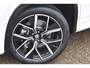 Volkswagen Tayron R-Line Edition | Trekhaak | 'App-Connect' draadloze smartphone integratie | Automatische afstandsregeling (Adaptive Cruise Control) | Buitenspiegels elektrisch instel-, verwarm- en inklapbaar