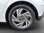 Hyundai i20 1.0 100pk T-GDI Comfort | Airco | Camera | Carplay | Cruise control | Dodehoek detectie | Navigatie | Parkeersensoren | Digitaal cockpit | Lichtmetalen velgen