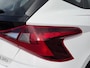 Hyundai i20 1.0 100pk T-GDI Comfort | Airco | Camera | Carplay | Cruise control | Dodehoek detectie | Navigatie | Parkeersensoren | Digitaal cockpit | Lichtmetalen velgen