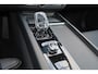 Volvo XC60 T8 Plug-in hybrid AWD Ultra Black Edition - Luchtvering - Panorama/schuifdak - IntelliSafe Assist & Surround - 360º Camera - Bowers & Wilkins audio - Adaptieve LED koplampen - Verwarmde voorstoelen, stuur & achterbank - Parkeersensoren voor & achter - Elektr. bedienb. voorstoelen met geheugen - Nappaleder - Massagefunctie - Head up display - Draadloze tel. lader - Extra getint glas - Inklapbare trekhaak - 21' LMV