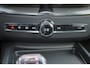 Volvo XC60 T8 Plug-in hybrid AWD Ultra Black Edition - Luchtvering - Panorama/schuifdak - IntelliSafe Assist & Surround - 360º Camera - Bowers & Wilkins audio - Adaptieve LED koplampen - Verwarmde voorstoelen, stuur & achterbank - Parkeersensoren voor & achter - Elektr. bedienb. voorstoelen met geheugen - Nappaleder - Massagefunctie - Head up display - Draadloze tel. lader - Extra getint glas - Inklapbare trekhaak - 21' LMV