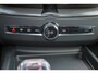 Volvo XC60 T8 Plug-in hybrid AWD Ultra Black Edition 455pk - Luchtvering - Panorama/schuifdak - IntelliSafe Assist & Surround - 360º Camera - Bowers & Wilkins audio - Adaptieve LED koplampen - Verwarmde voorstoelen, stuur & achterbank - Parkeersensoren voor & achter - Elektr. bedienb. voorstoelen met geheugen - Nappaleder - Massagefunctie - Head up display - Draadloze tel. lader - Extra getint glas - Inklapbare trekhaak - 21' LMV