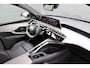 Peugeot E-3008 Allure Avantage 210 73 kWh | Navigatie | Warmtepomp | Trekhaak | All season | Camera 360 | Stoelverwarming | Adaptief |