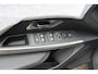 Peugeot E-3008 Allure Avantage 210 73 kWh | Navigatie | Warmtepomp | Trekhaak | All season | Camera 360 | Stoelverwarming | Adaptief |