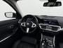 BMW 3-Serie Touring 330e High Executive M Sport interieur | Panoramadak | Trekhaak | HUD | Leder |