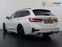 BMW 3-Serie Touring 330e High Executive M Sport interieur | Panoramadak | Trekhaak | HUD | Leder |