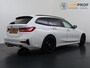 BMW 3-Serie Touring 330e High Executive M Sport interieur | Panoramadak | Trekhaak | HUD | Leder |