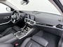 BMW 3-Serie Touring 330e High Executive M Sport interieur | Panoramadak | Trekhaak | HUD | Leder |