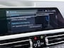 BMW 3-Serie Touring 330e High Executive M Sport interieur | Panoramadak | Trekhaak | HUD | Leder |