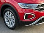 Volkswagen T-Roc 1.5 TSI 150pk DSG Style | Navigatie | Standkachel | Camera | Elek. Achterklep | Dode hoek | 4-Season banden | Rijklaar incl. garantie