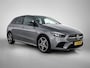 Mercedes-Benz B-klasse 250 e Business Solution AMG Limited Lichtmetalen velgen | Wide screen | Navigatie | parking support | Inclusief 24 maanden MB Certified garantie voor Europa.