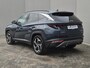 Hyundai Tucson 1.6 T-GDI PHEV Comfort 4WD / Fabrieksgarantie tot 02-2027 / Dealer onderhouden / Stuur- & Stoelverwarming / Trekgewicht 1350 kg / Achteruitrijcamera / Adaptief cruise control / Apple Carplay Android Auto / Draadloze telefoon lader / Keyless Entry/Start /