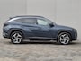 Hyundai Tucson 1.6 T-GDI PHEV Comfort 4WD / Fabrieksgarantie tot 02-2027 / Dealer onderhouden / Stuur- & Stoelverwarming / Trekgewicht 1350 kg / Achteruitrijcamera / Adaptief cruise control / Apple Carplay Android Auto / Draadloze telefoon lader / Keyless Entry/Start /