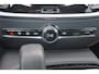 Volvo V60 T6 Recharge AWD Essential Bright - IntelliSafe Assist & Surround - Parkeercamera achter - Verwarmde voorstoelen, stuur & achterbank - Parkeersensoren voor & achter - Inklapbare trekhaak - 18' LMV