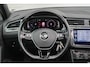 Volkswagen Tiguan 1.5 TSI 150pk DSG Highline Business R | Trekhaak | Panoramadak | Leer | Memory Stoelen | Achteruitrijcamera | Stoelverwarming