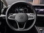 Volkswagen Golf 1.0 eTSI Life | 17"| Sportstoelen | Led Plus | Privacy | Inteface Comf | Licht & Zicht