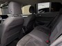 Volkswagen Golf 1.0 eTSI Life | 17"| Sportstoelen | Led Plus | Privacy | Inteface Comf | Licht & Zicht