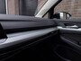 Volkswagen Golf 1.0 eTSI Life | 17"| Sportstoelen | Led Plus | Privacy | Inteface Comf | Licht & Zicht