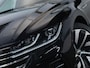 Volkswagen Arteon Shooting Brake R-Line 1.4 TSI eHybrid 218 PK | IQ Matrix LED | Leder | Trekhaak | DCC | Panoramadak | Stoelverwarming Voor & Achter | Elek. Verstelbare Stoelen | Side Assist |