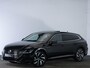 Volkswagen Arteon Shooting Brake R-Line 1.4 TSI eHybrid 218 PK | IQ Matrix LED | Leder | Trekhaak | DCC | Panoramadak | Stoelverwarming Voor & Achter | Elek. Verstelbare Stoelen | Side Assist |