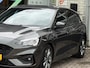 Ford Focus 1.0 EcoBoost ST Line Business | NAP | Navigatie | Cruise adaptief | Stoelverwarming | Achteruitrijcamera | Climate Control | Draadloze tel. lader |