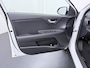 Kia Stonic 1.0 T-GDi MHEV DynamicLine - Apple Carplay/ Android Auto - Cruise Control - Airco - Achteruitrijcamera - Fabrieksgarantie tot 02-2032 of 150.000km
