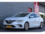 Renault Megane E-Tech Estate 1.6 Plug-In Hybrid 160 Intens LED | Leder | Carplay | Keyless | Trekhaak | DAB | Navi | Clima | Cruis | PDC V+A | LMV