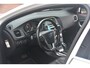 Volvo V40 2.0 D2 Summum Ocean race | Navigatie | Panoramadak | Camera | Clima | DAB+ |