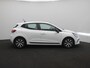 Renault Clio TCe 90 Equilibre | Easy Link Multimediasysteem met Apple CarPlay & Android Auto |  Handbediende airconditioning |  LED PURE VISION koplampen | Cruisecontrol met snelheidsbegrenzer |