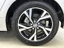 Toyota Yaris 1.5 Hybrid 115 Dynamic | Parkeersensoren V+A | Stuur-Stoelverwarming | Dode Hoek Detectie Onderweg-naar-dealer