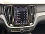 Volvo V60 2.0 T6 Plug-in hybrid AWD Plus Bright Trekhaak elektrisch wegklapbaar | All-Season banden | Apple Carplay/Android Auto|telefoonintegratie premium | Buitenspiegels elektrisch verstel- en verwarmbaar