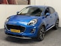 Ford Puma 1.0 ECOBOOST ST-LINE AUTOMAAT NAVIGATIE ADAPTIVE CRUISE CONTROL MASSAGE STOELEN RIJSTROOKSENOREN DODEHOEKSENSOREN ACHTERUITRIJCAMERA AFNEEMBARE TREKHAAK ZEER MOOI !!